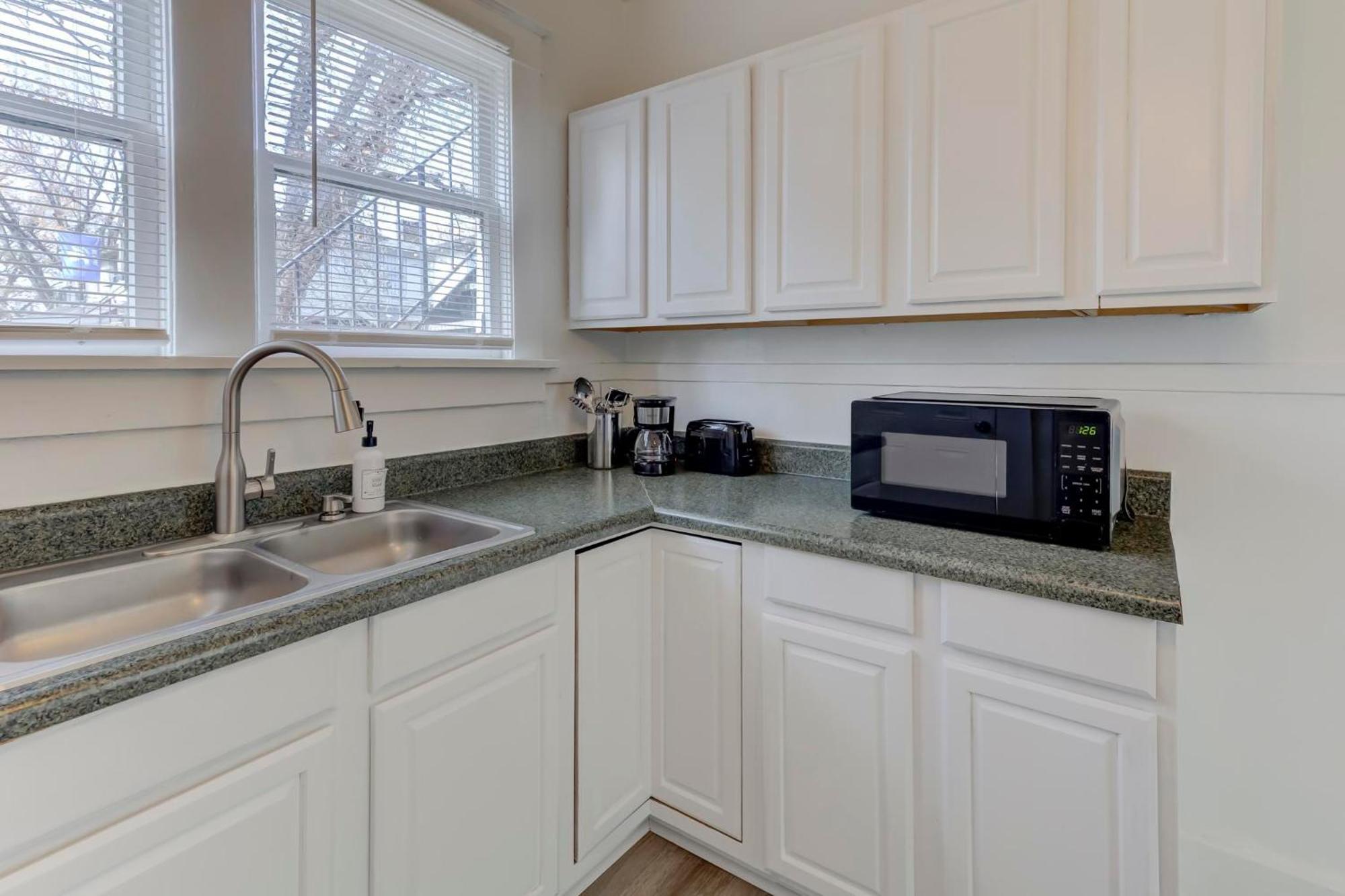 Charming Cooper-Young Flat In The Heart Of Memphis Extérieur photo